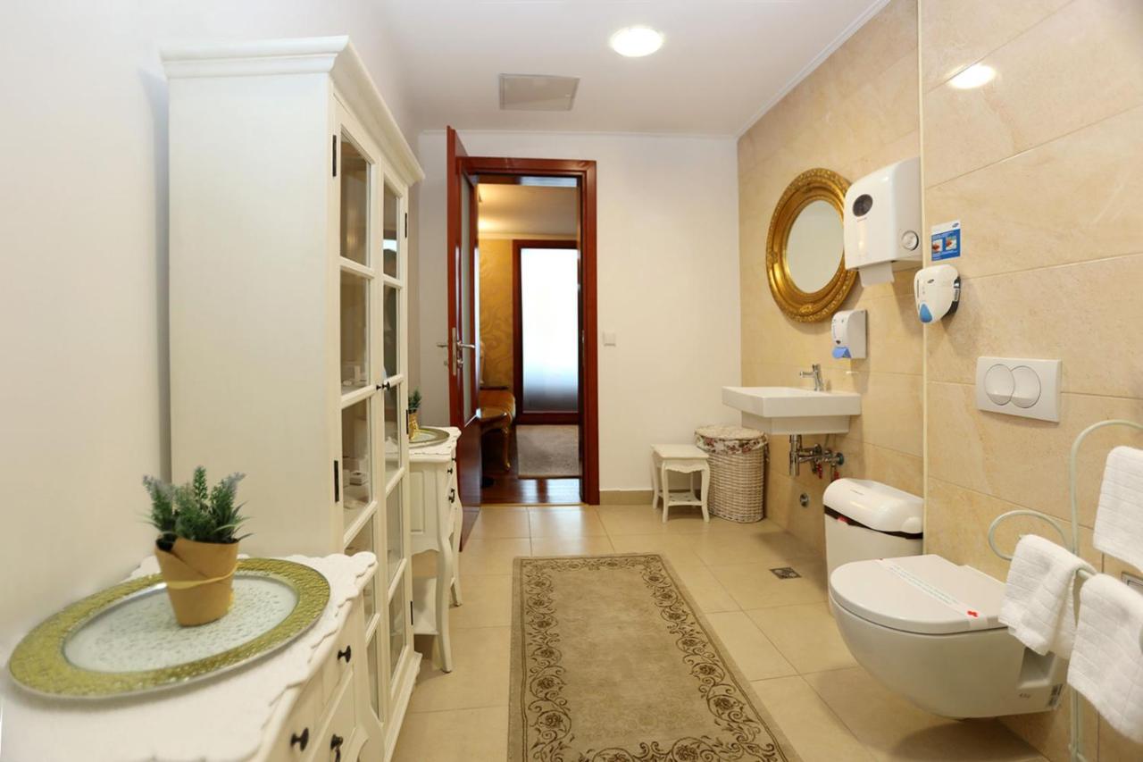 Apart-Hotel Integra Banja Luka Esterno foto