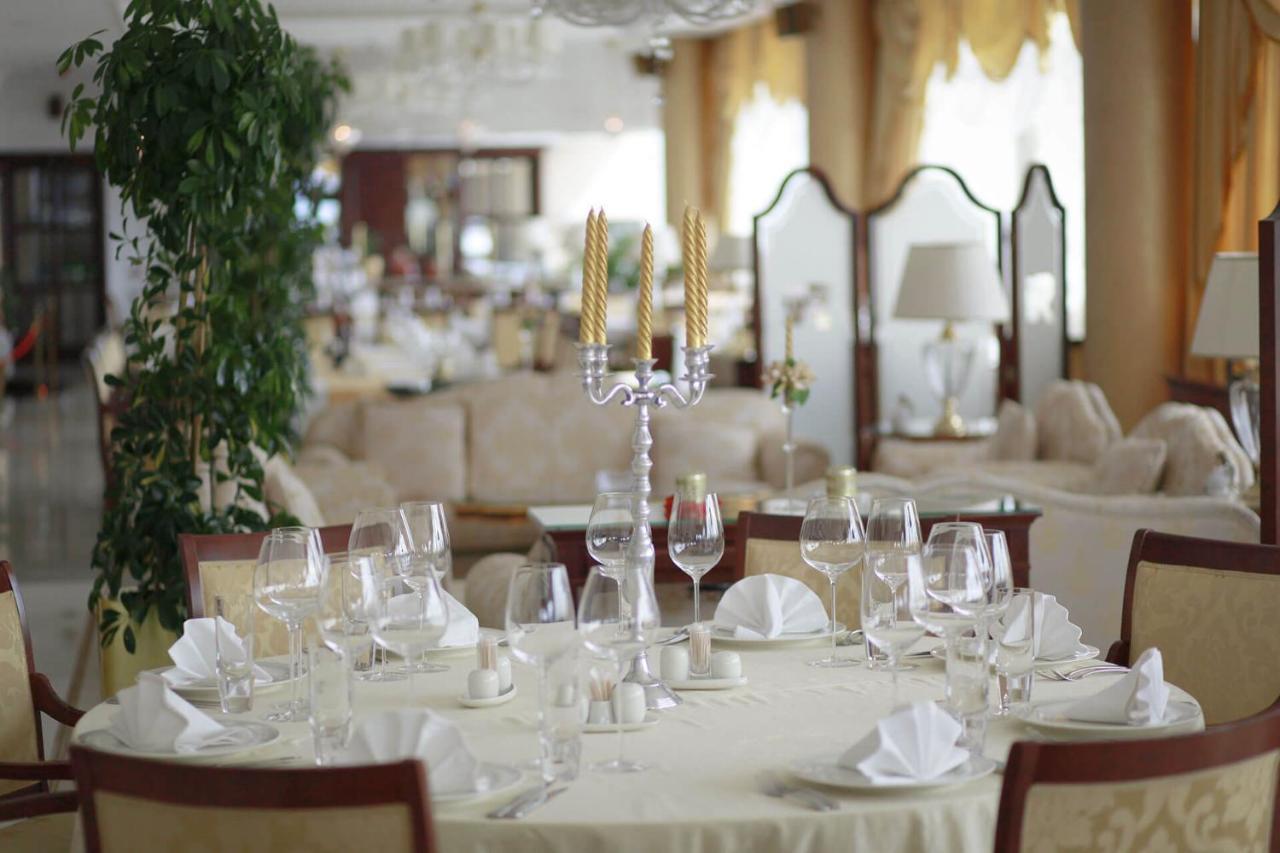 Apart-Hotel Integra Banja Luka Esterno foto